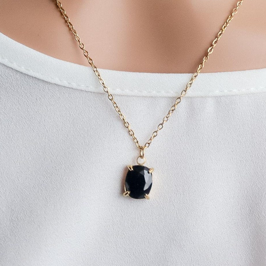 Black Pendant Necklace I Statement Black Enamel I Delicate Layering I Minimalist Wedding Jewelry I Bridal Shower Gift I Oval Onyx Necklace