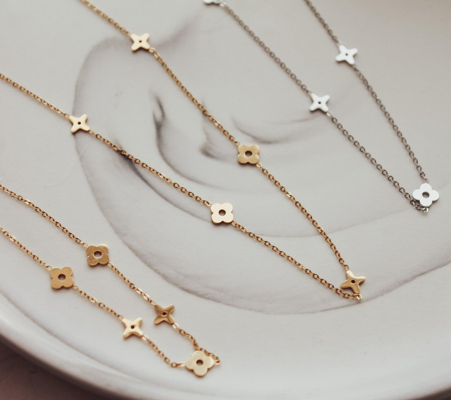 Minimal Clover Star Necklace