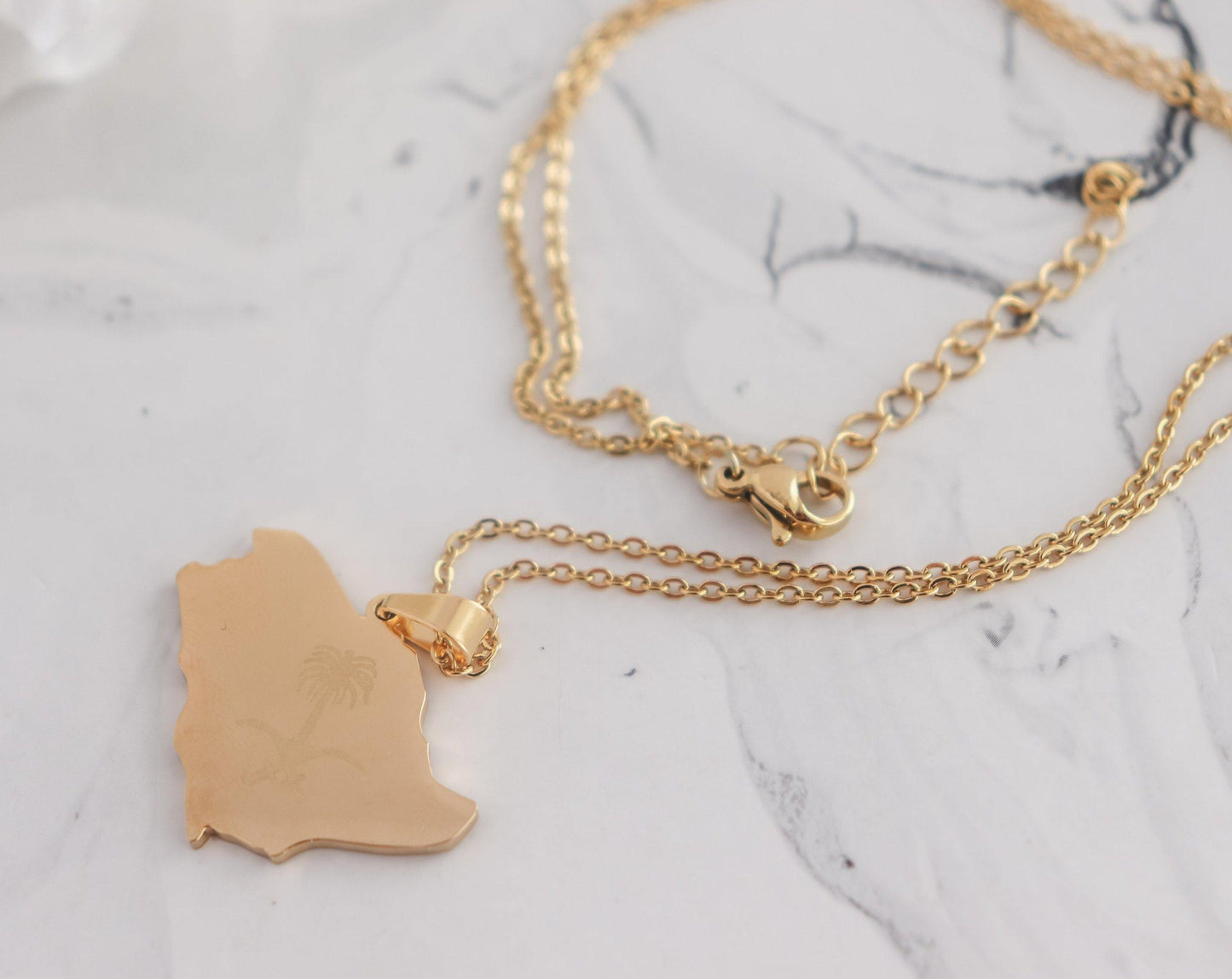 Solid Saudi Arabia Map Necklace