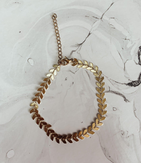 Fluttering Arrow Chain Bracelet