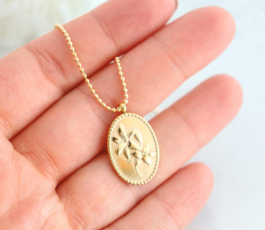 Vintage Flower Necklace