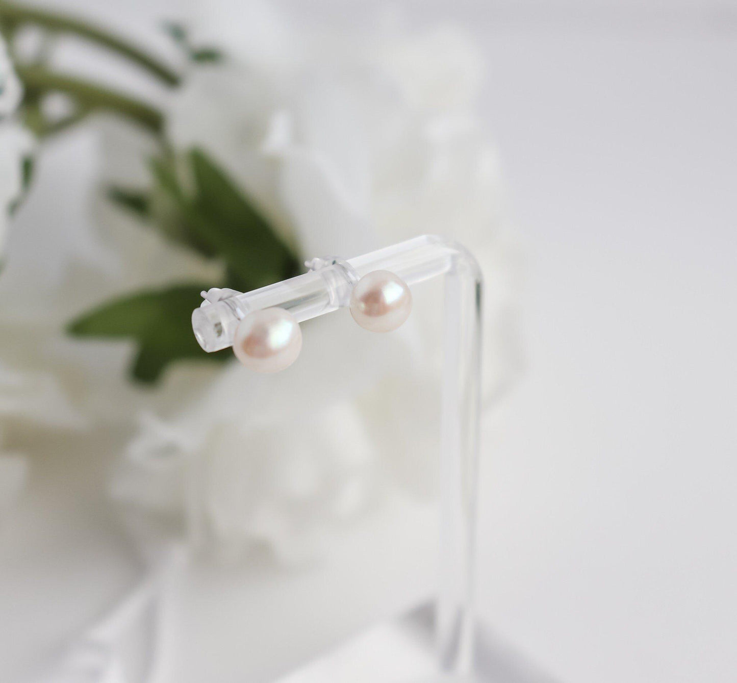 Fresh Pearl Stud Earrings