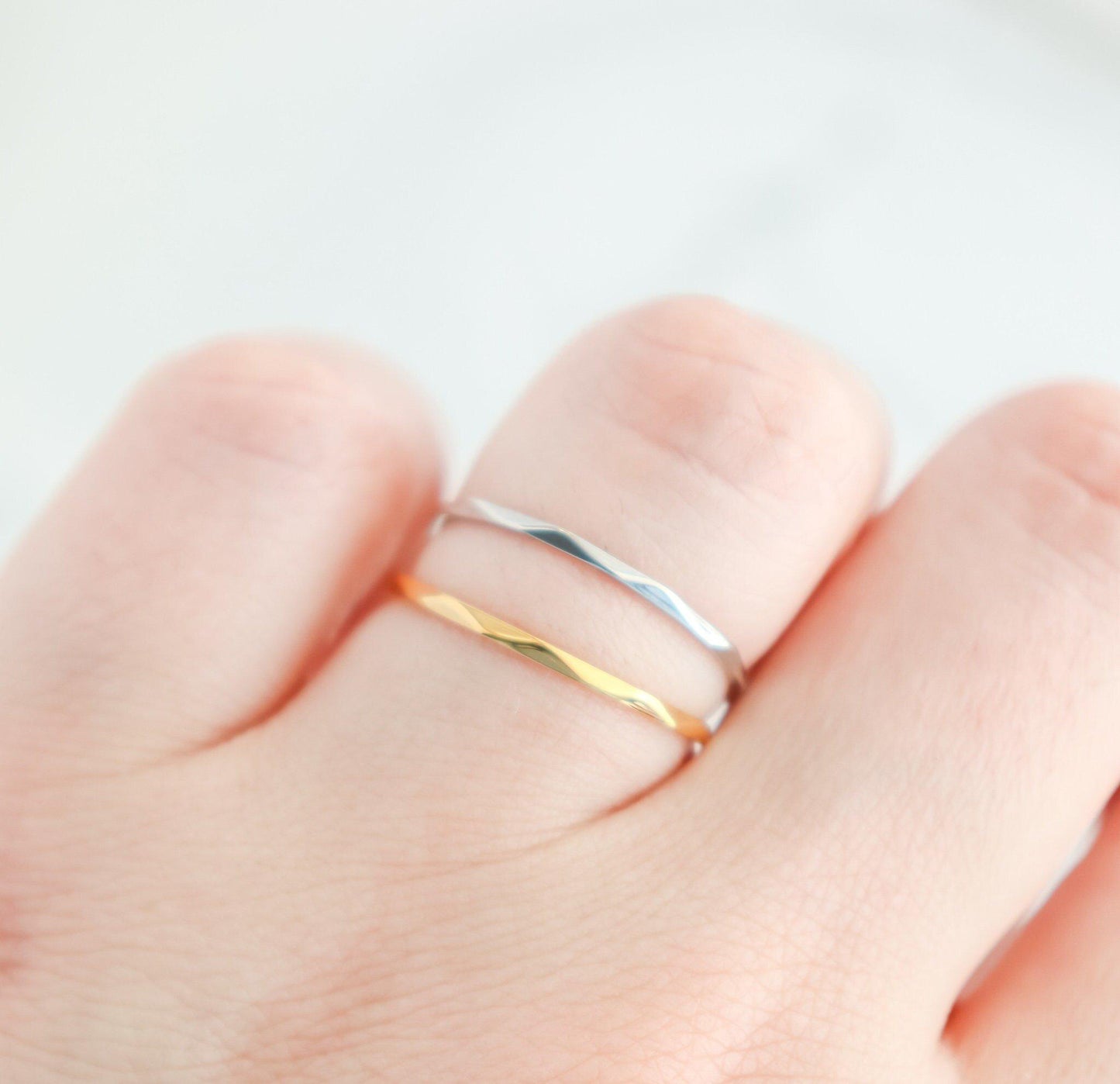 Thin Geometric Ring Band