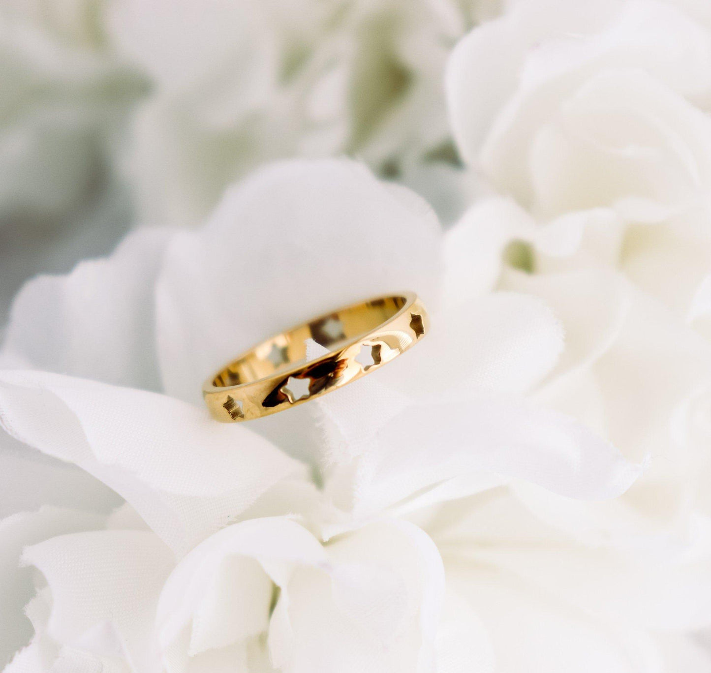 Star Cutout Ring
