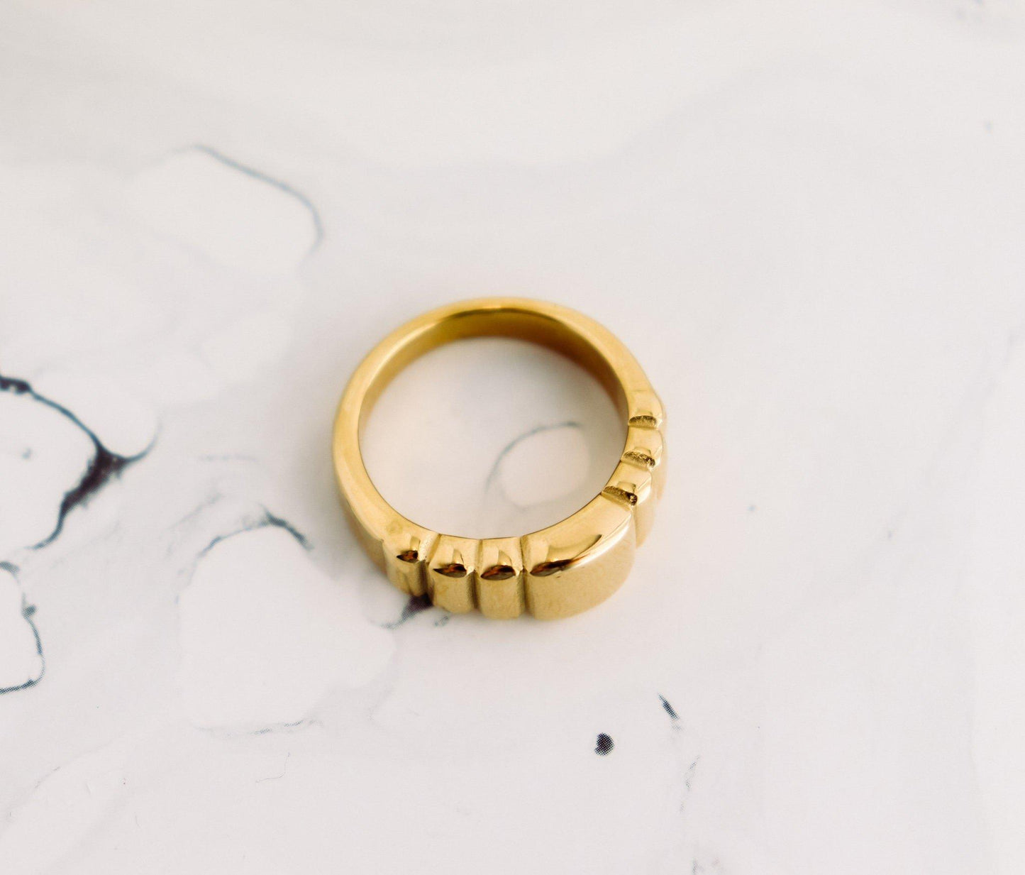 Bold Ridge Ring