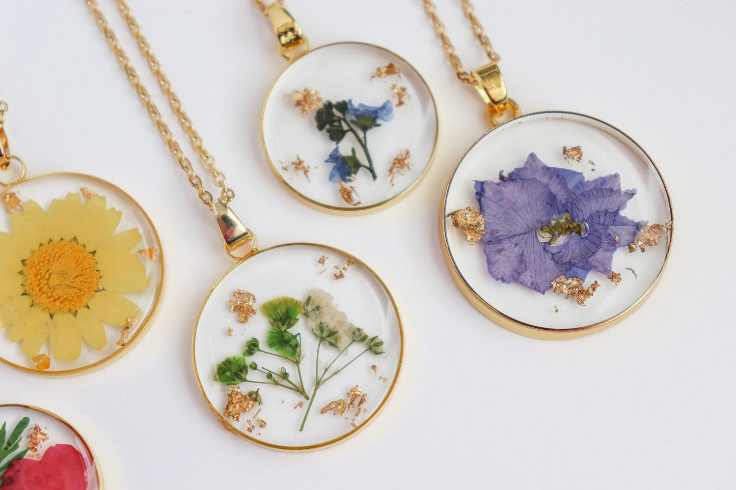 Horoscope Pressed Flower Pendant Necklace with Gold Flakes