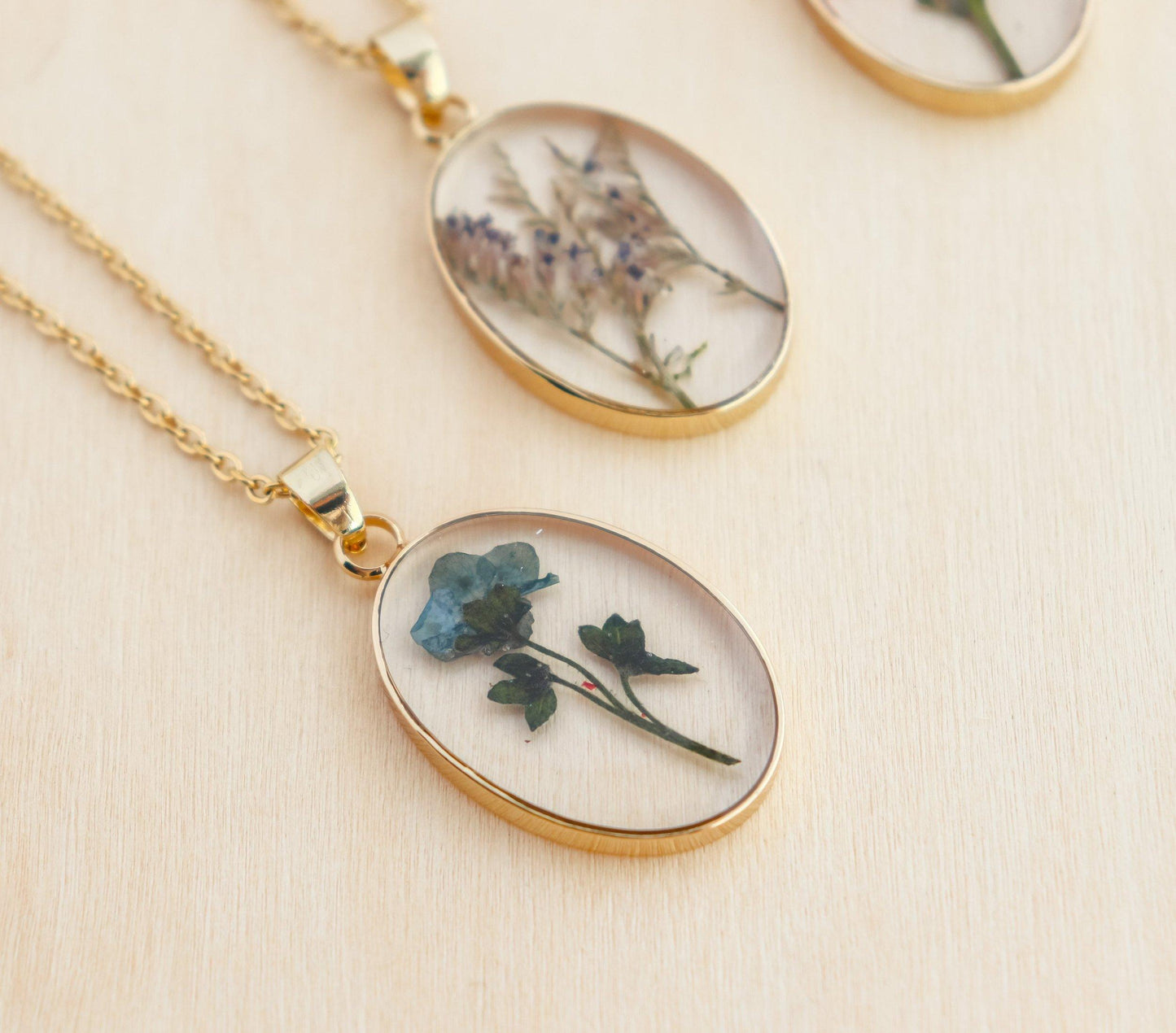 Oval Resin Pressed Flower Necklace