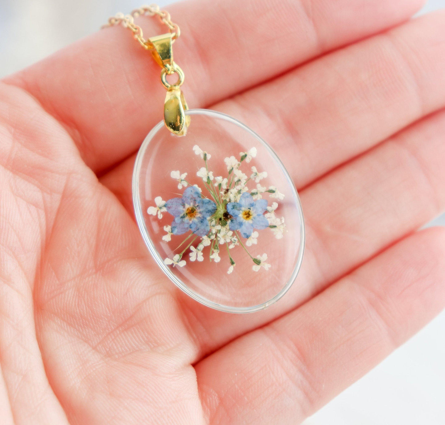 Rimless Oval Resin Pressed Flower Pendant Necklace