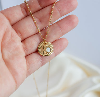 Vintage Pendant & Pearl Necklace