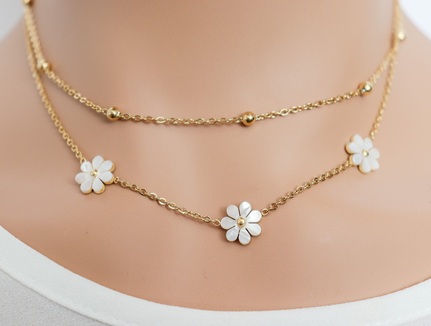 Layered Flower & Dotted Chain Necklace