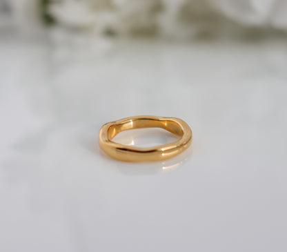 Statement Wavy Ring