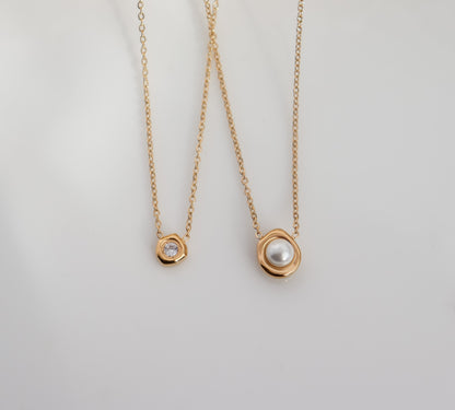 Simple Zircon/ Pearl Pendant Necklace