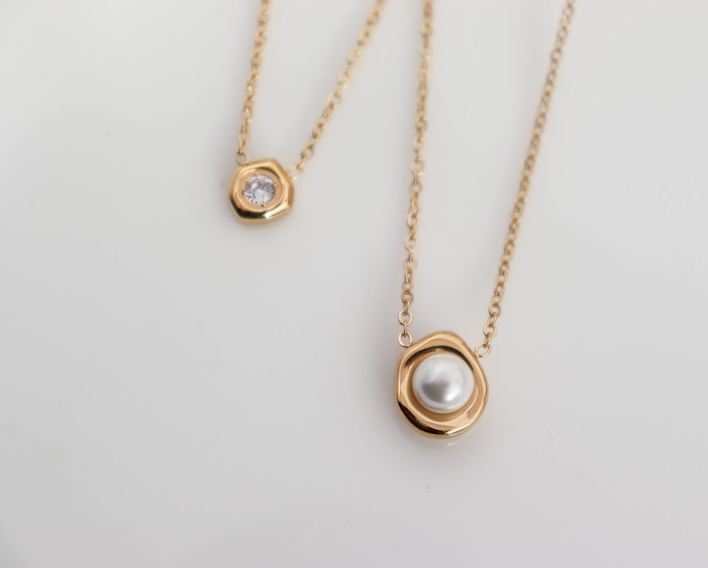 Simple Zircon/ Pearl Pendant Necklace