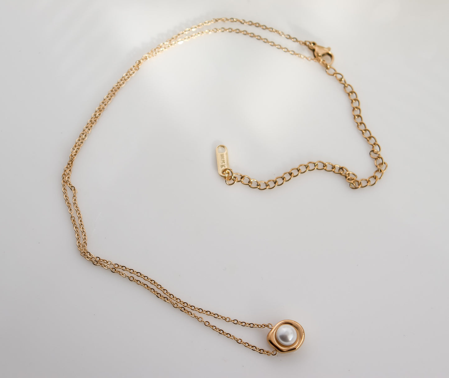 Simple Zircon/ Pearl Pendant Necklace