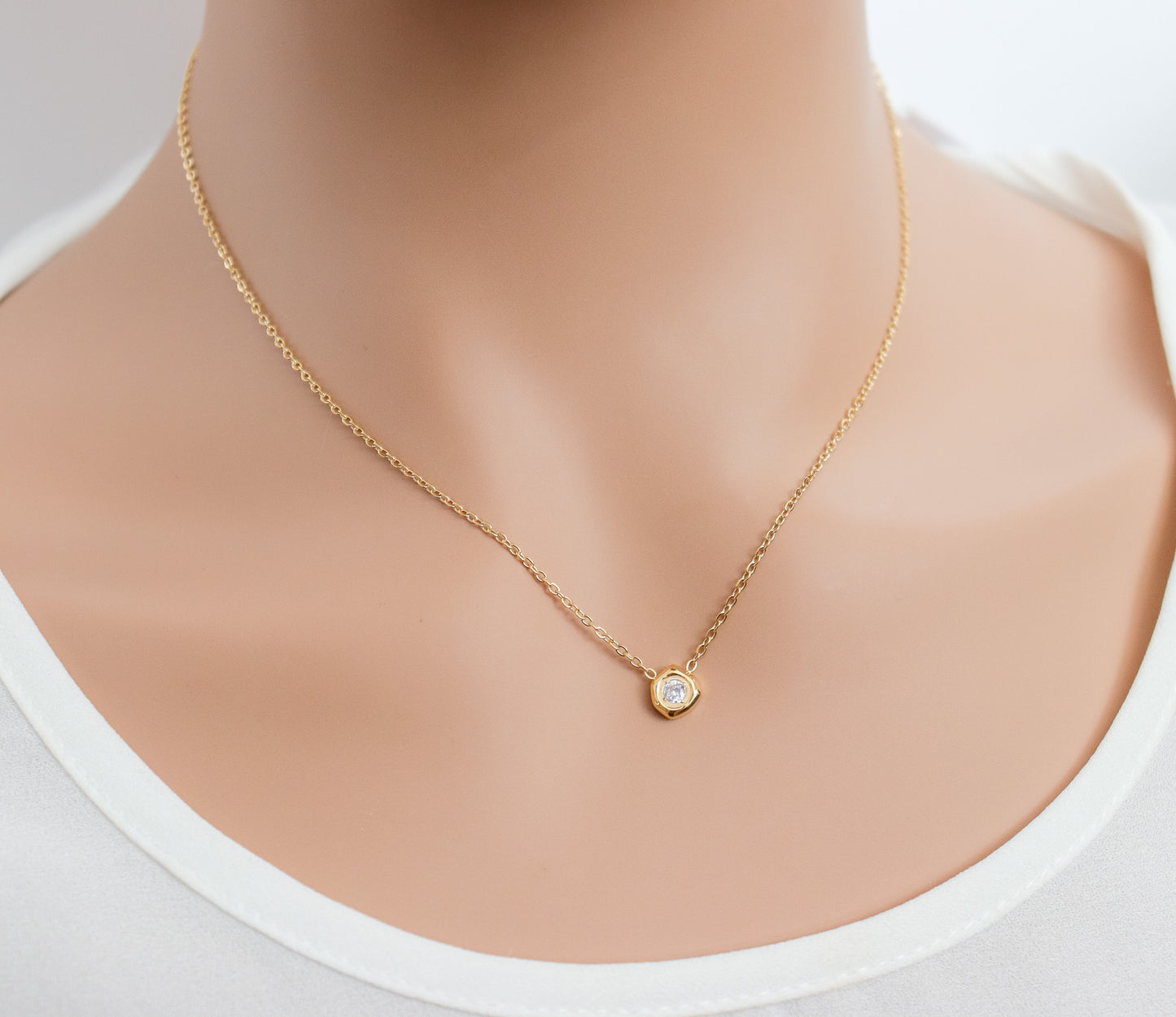 Simple Zircon/ Pearl Pendant Necklace