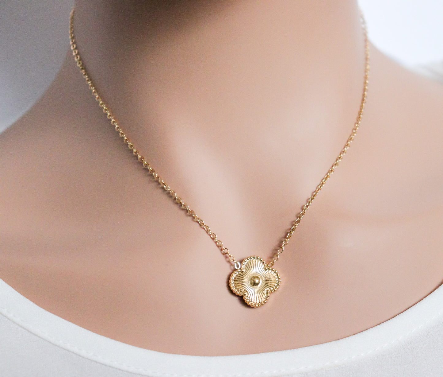 Solid Clover Necklace