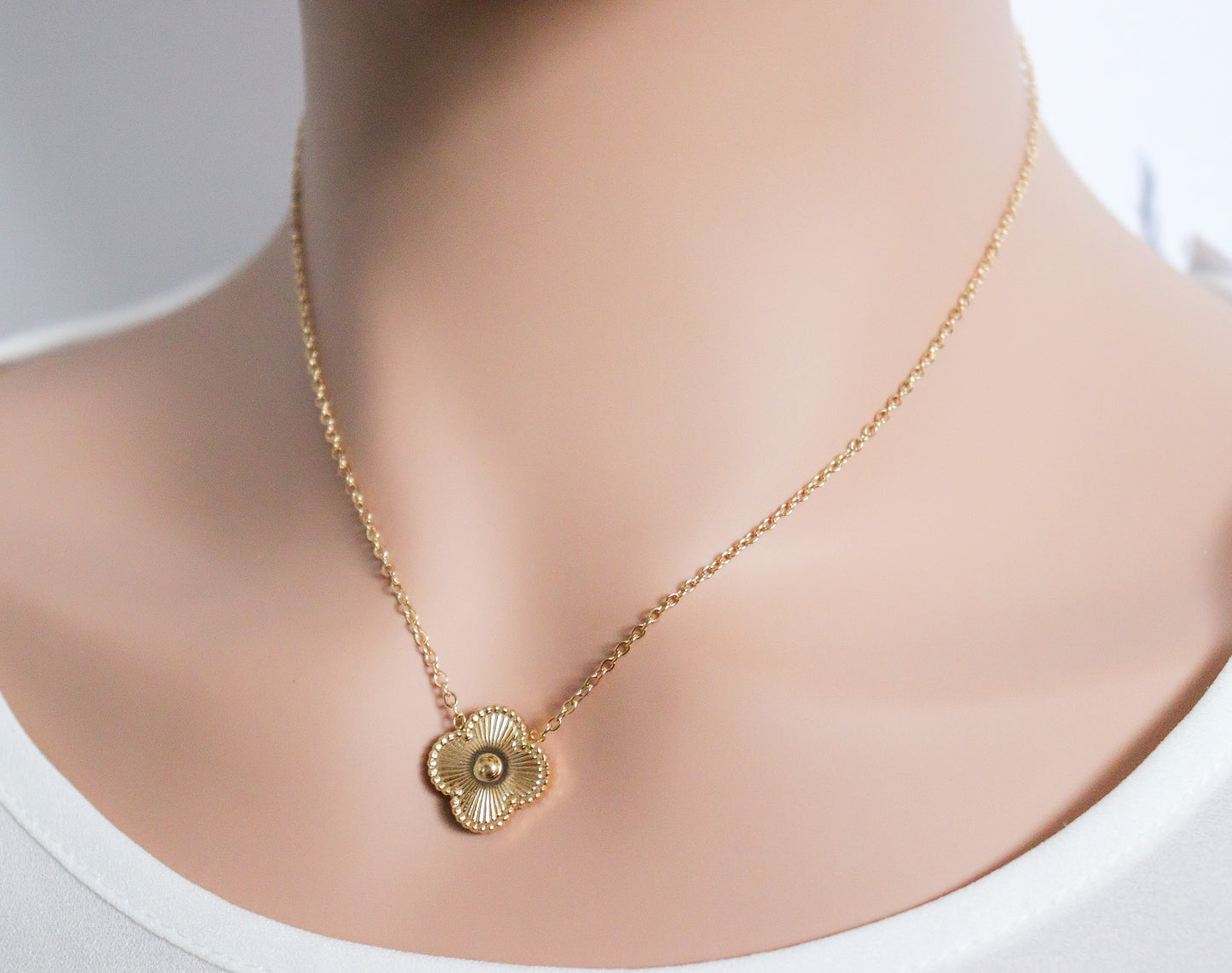 Solid Clover Necklace