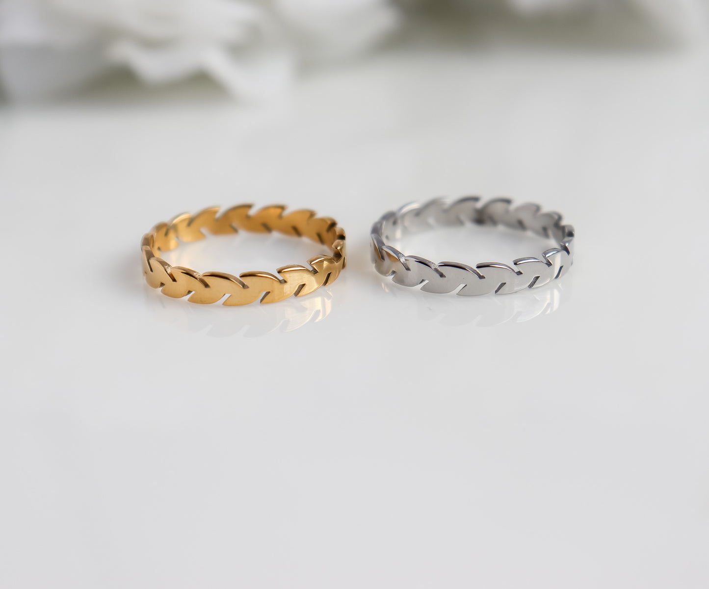 Minimal Leaf Vine Ring