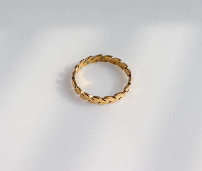 Minimal Leaf Vine Ring