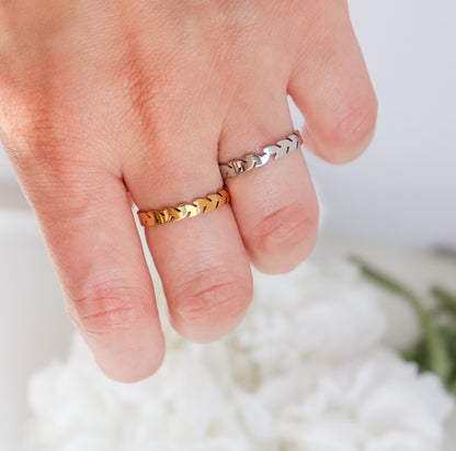 Minimal Leaf Vine Ring