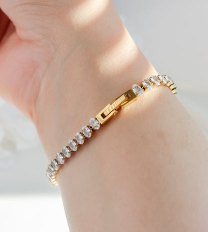 Oval Cut Gem Bracelet