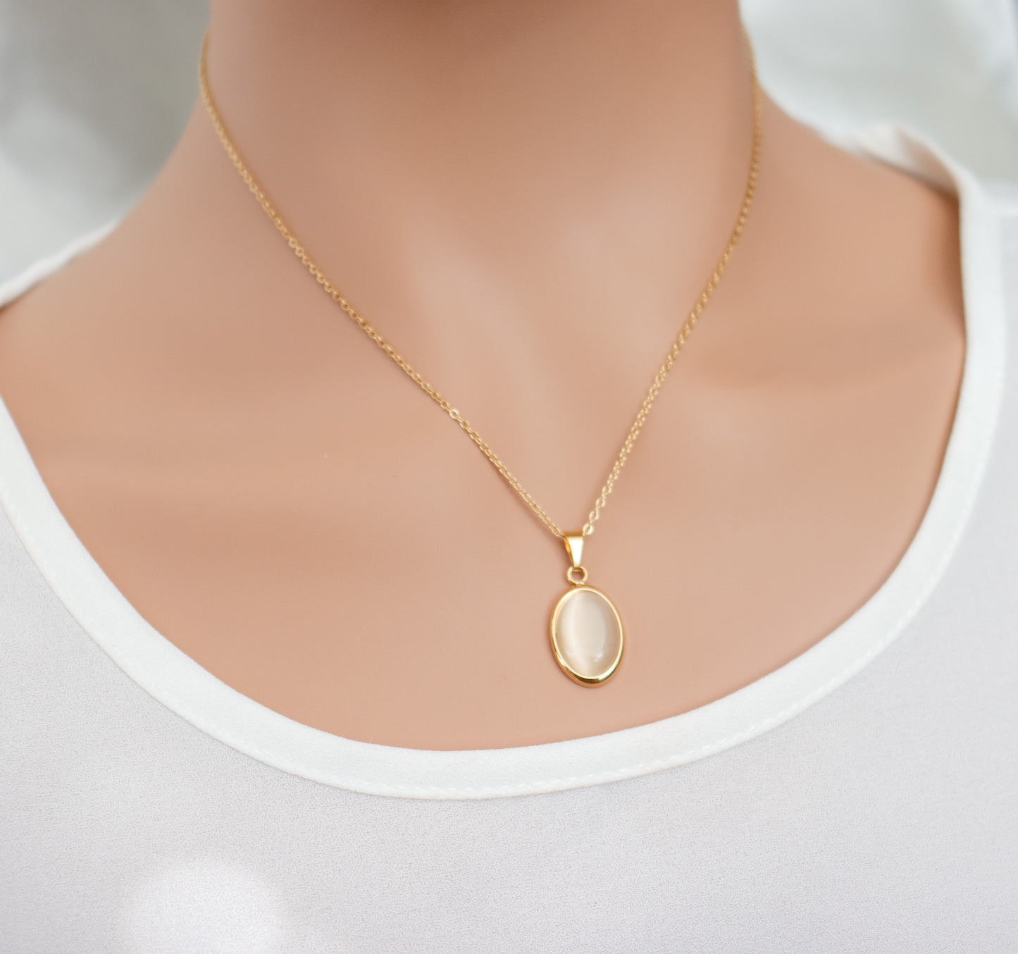 Oval Onyx/Opal Pendant Necklace