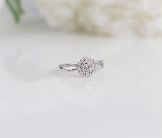 Round Pavé Crisscross Ring