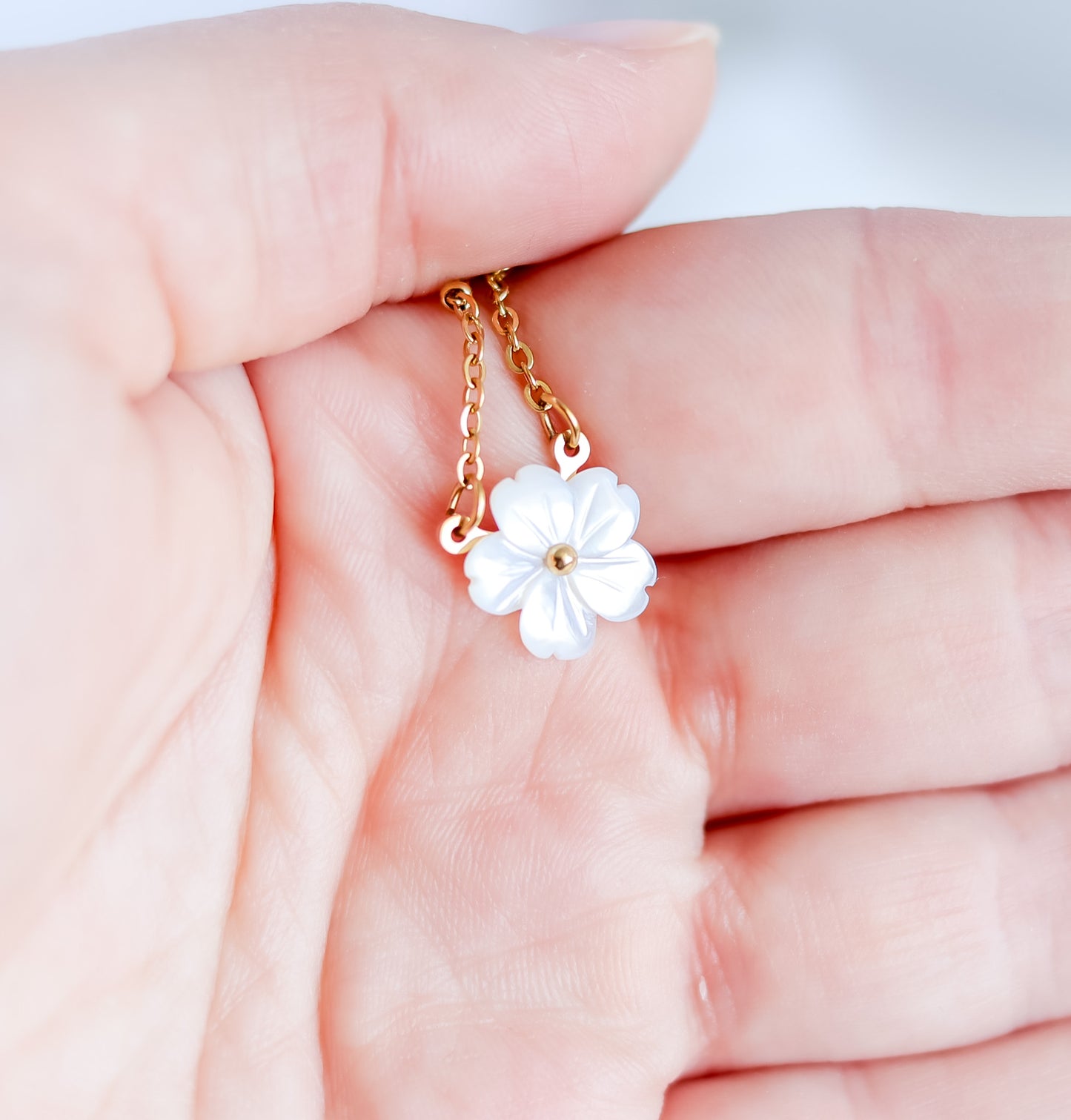 Pearl Flower Daisy Necklace