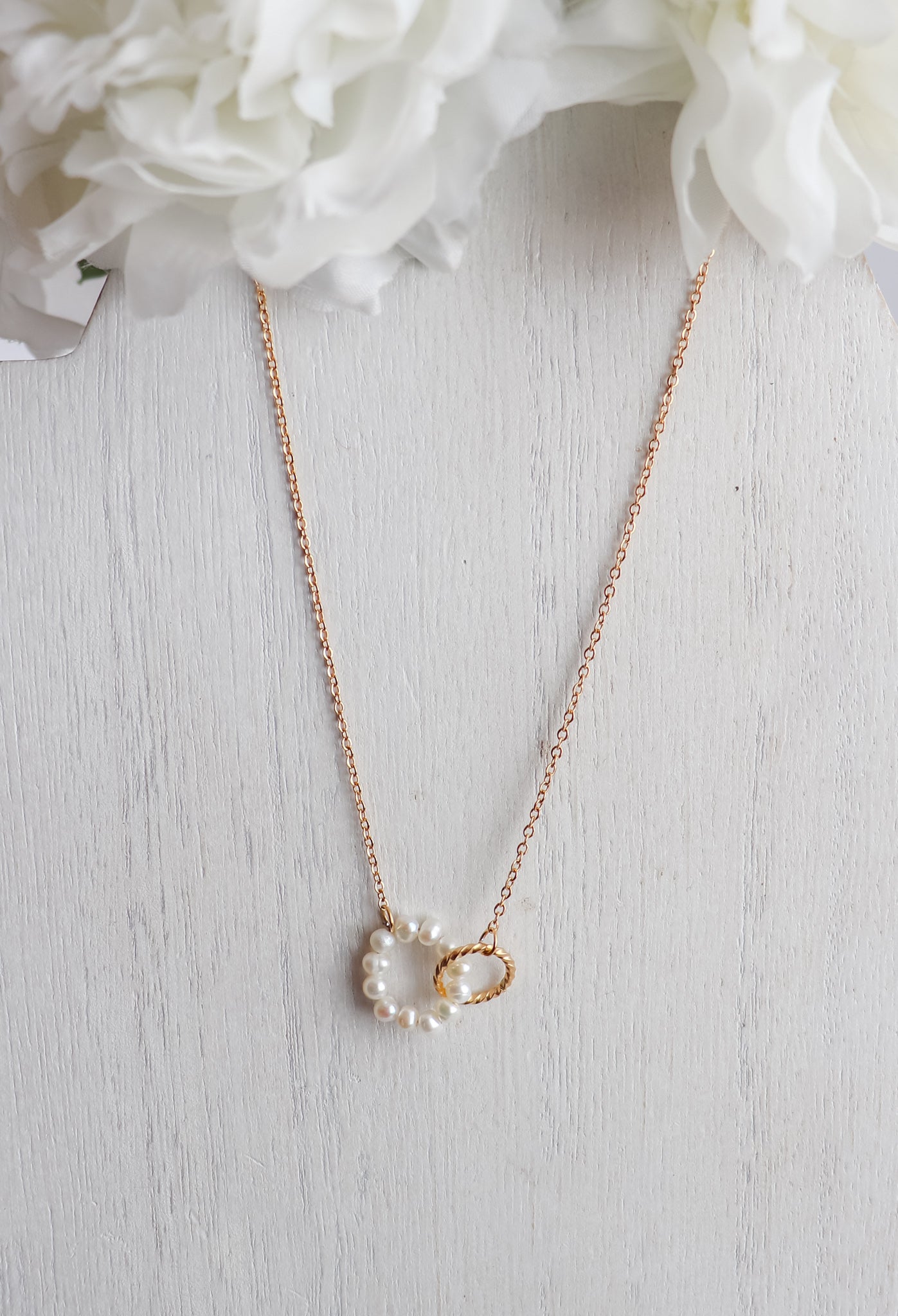 Link Circle Pearl Necklace