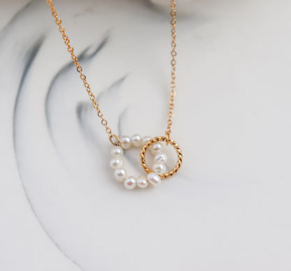 Link Circle Pearl Necklace