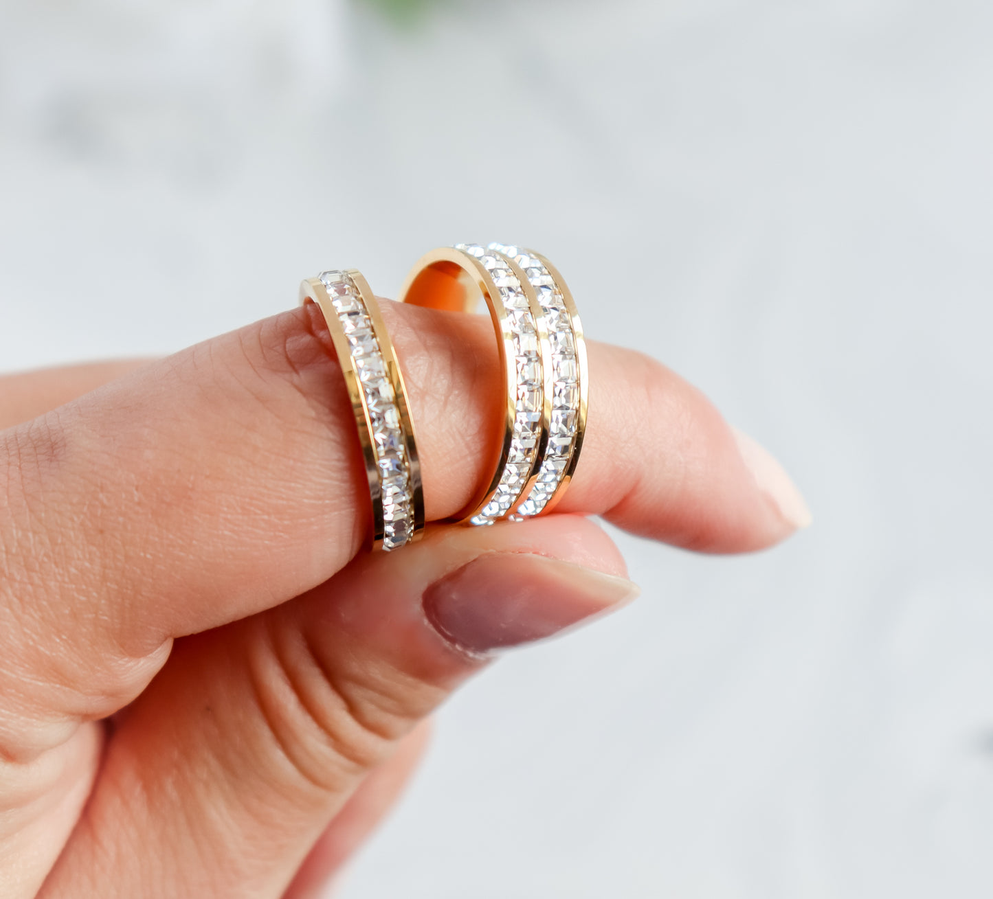 Zircon-Studded Band Ring