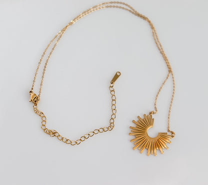 Sun Necklace | Sunburst Necklace | Leaf Necklace | Statement Sun Pendant | Minimalist Wedding Jewelry I Bridal Shower | Sunshine Necklace