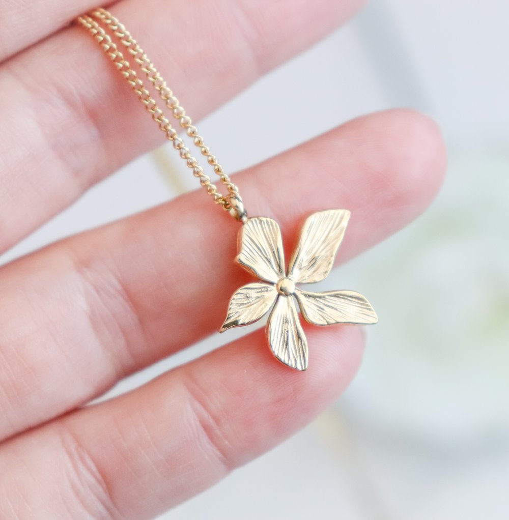 Flower Pendant Necklace