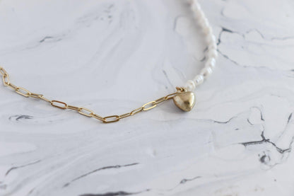 Dangling Heart Pearl Necklace