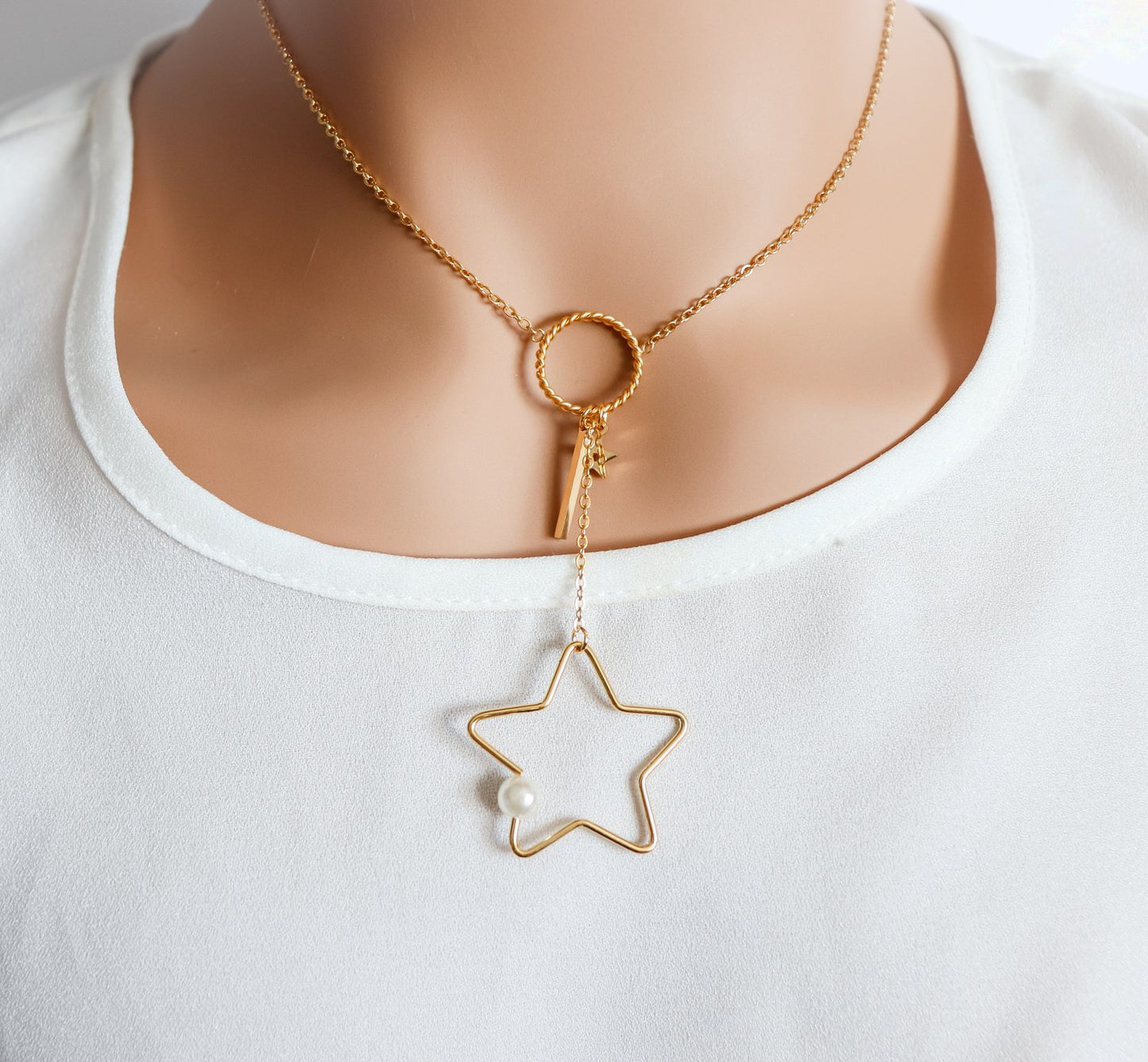 Wire Star & Pearl Pendant Necklace