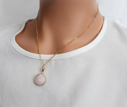 Rimmed Round Stone Necklace