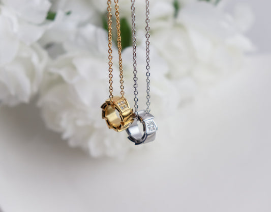 Zircon Stud Circle Pendant Necklace