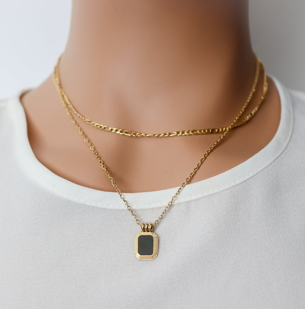 Layered Black/White Pendant Necklace