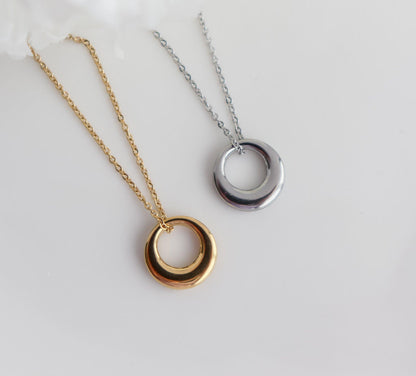 Dainty Circle Necklace