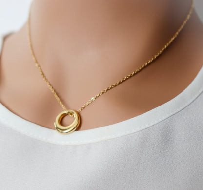 Dainty Circle Necklace