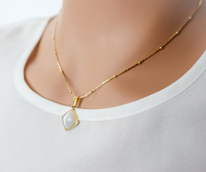 Cloudy Stone Necklace