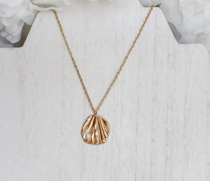 Seashell Pearl Necklace