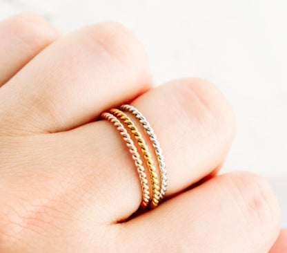 Thin Twist Ring