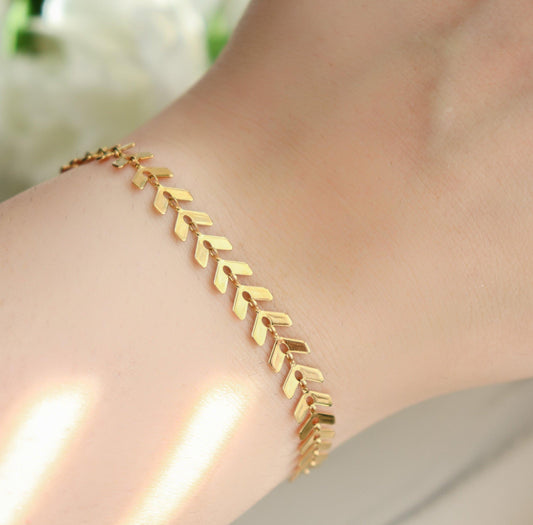 Fluttering Arrow Chain Bracelet
