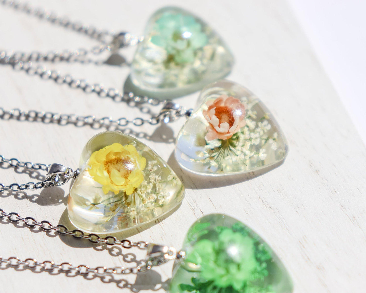 Heart Shaped Resin Flower Pendant Necklace