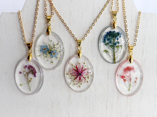 Rimless Oval Resin Pressed Flower Pendant Necklace