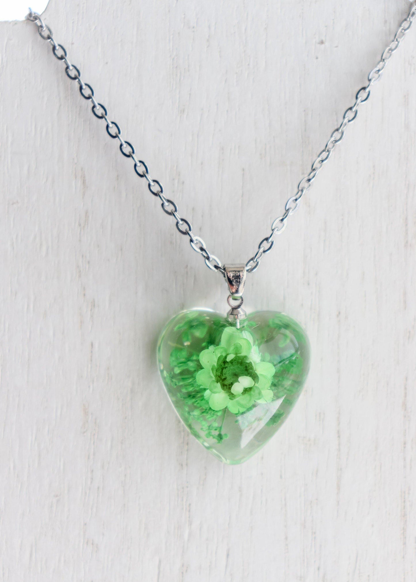 Heart Shaped Resin Flower Pendant Necklace